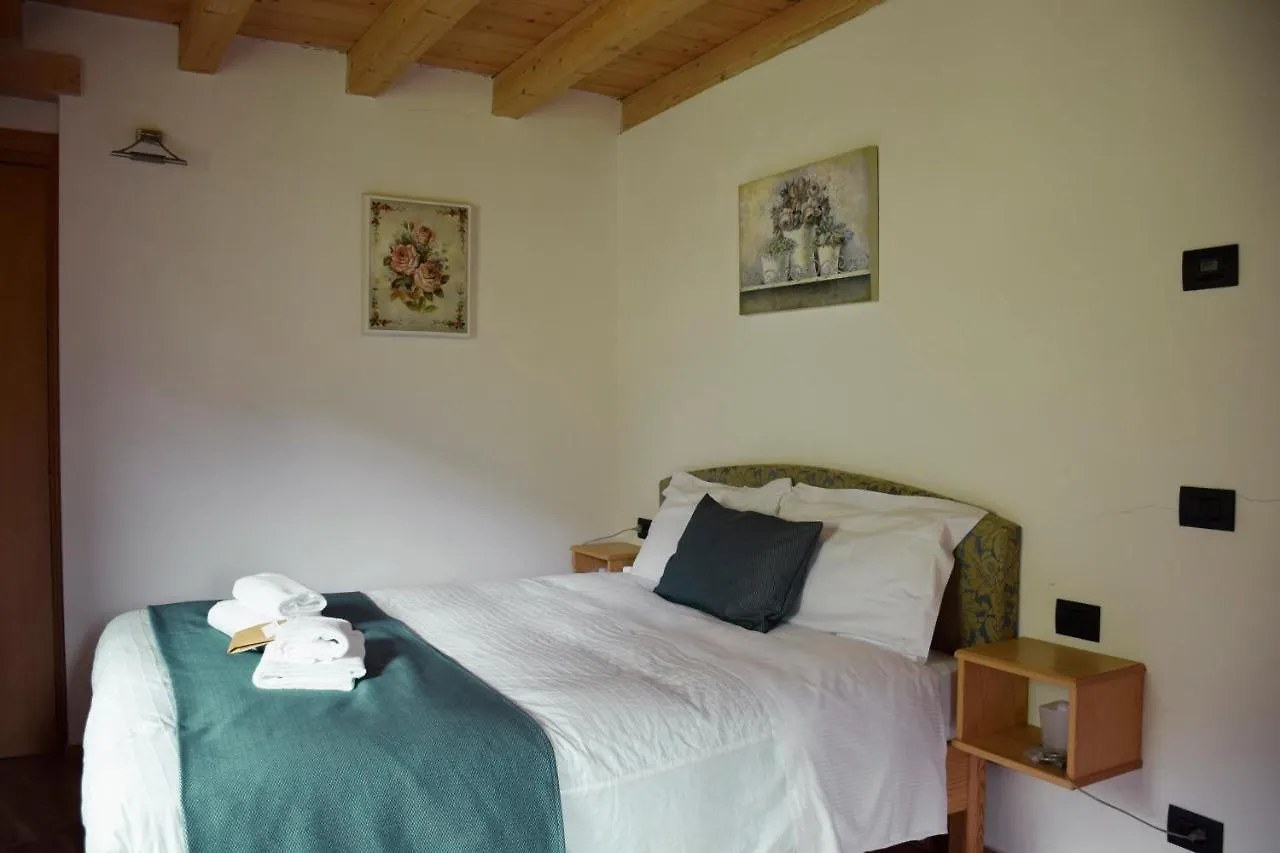 La Tana Del Tasso Rooms&Breakfast Camerata Cornello 0*,  Italy