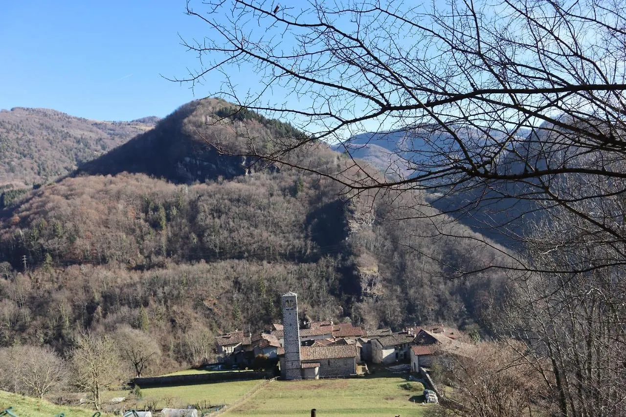 Bed & Breakfast La Tana Del Tasso Rooms&Breakfast Camerata Cornello Italy