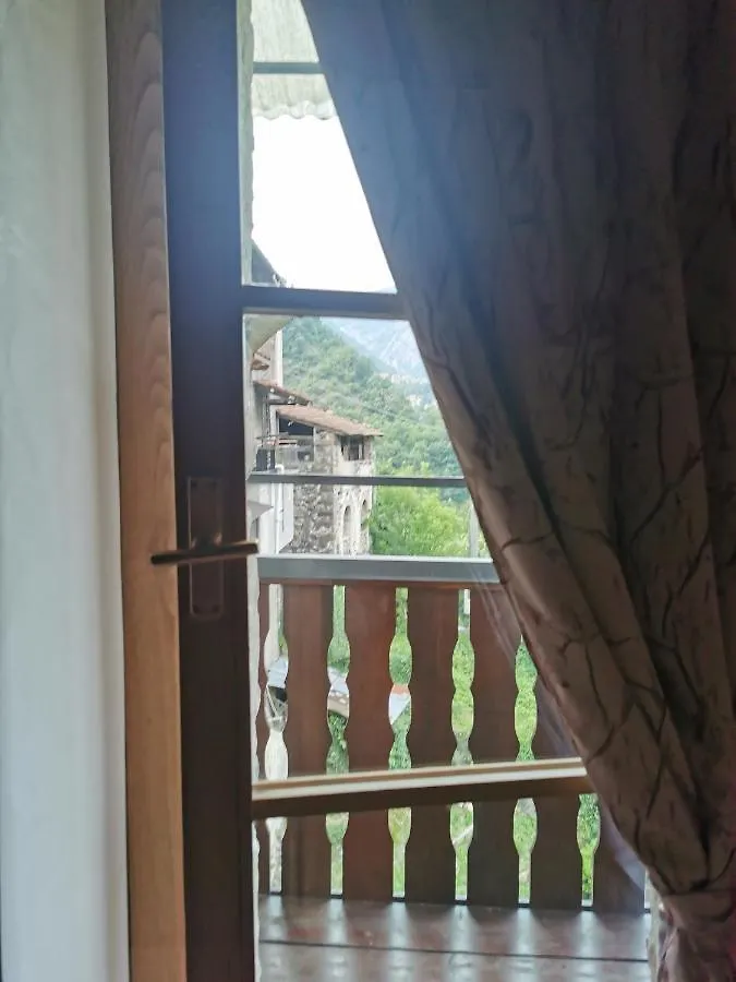 La Tana Del Tasso Rooms&Breakfast Camerata Cornello