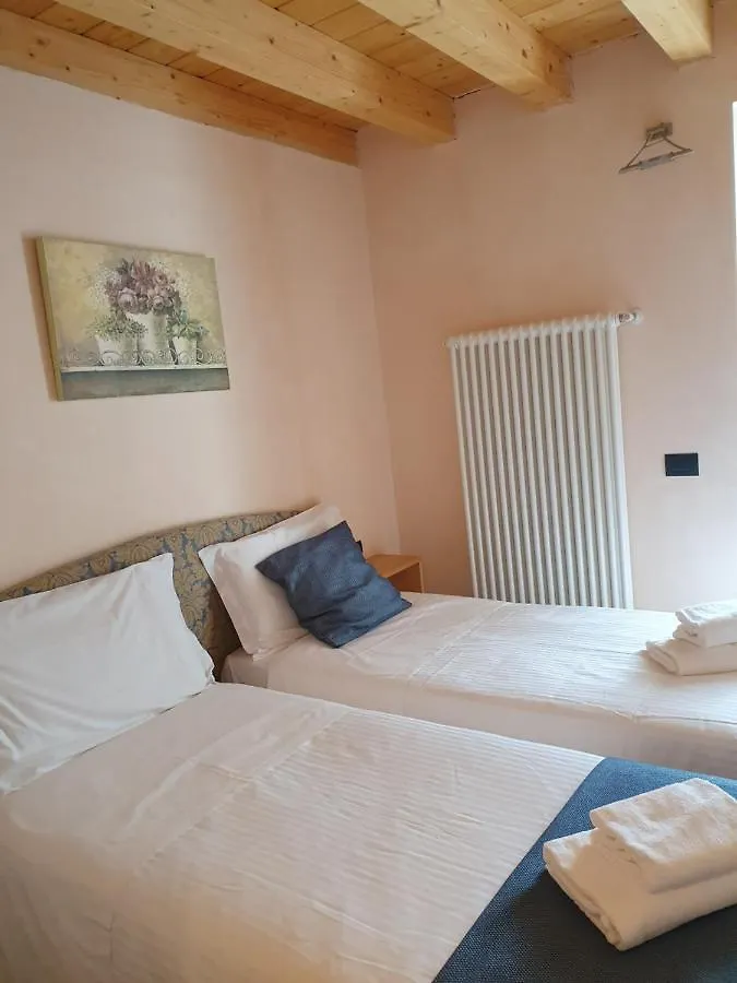 Bed & Breakfast La Tana Del Tasso Rooms&Breakfast Camerata Cornello Italy