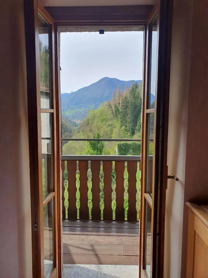 Bed & Breakfast La Tana Del Tasso Rooms&Breakfast Camerata Cornello Italy