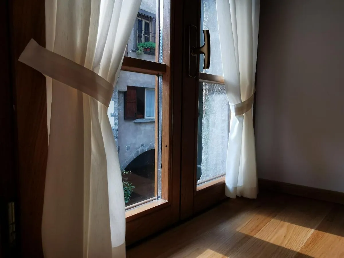 La Tana Del Tasso Rooms&Breakfast Camerata Cornello 0*,