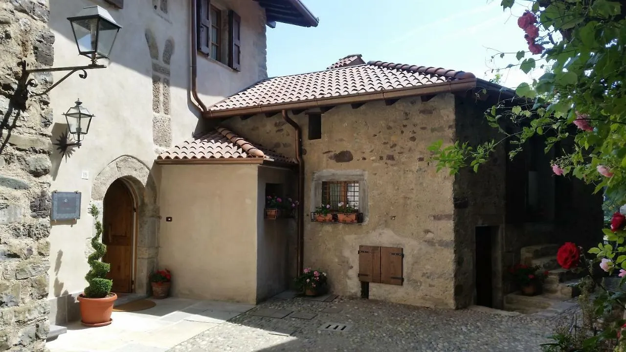 La Tana Del Tasso Rooms&Breakfast Camerata Cornello