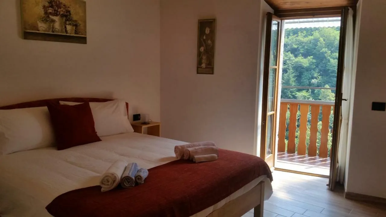 La Tana Del Tasso Rooms&Breakfast Camerata Cornello Bed & Breakfast