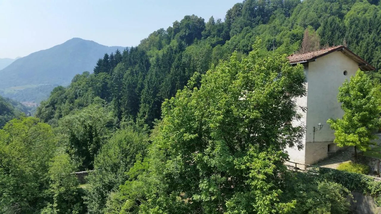 Bed & Breakfast La Tana Del Tasso Rooms&Breakfast Camerata Cornello Italy